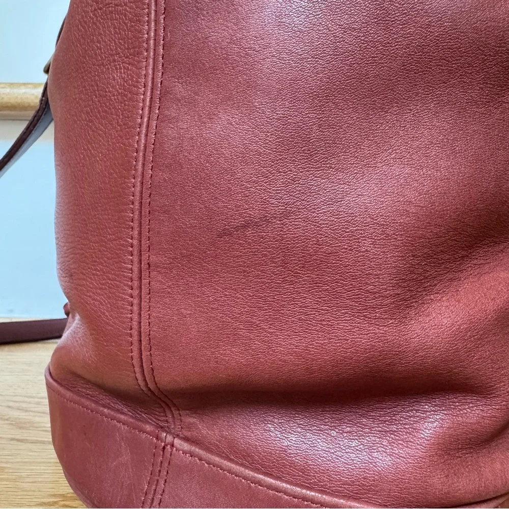 Vintage Coach Duffle Drawstring 4022 Shoulder Bag Bucket in Wine Red Leather - Picture 8 of 12